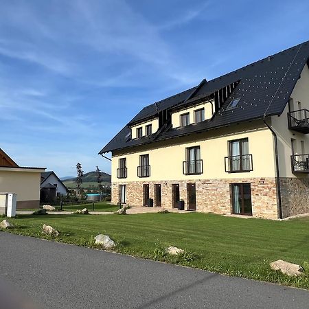 Apartman Na Bukovce Malma แชร์เวนาโวดา ภายนอก รูปภาพ