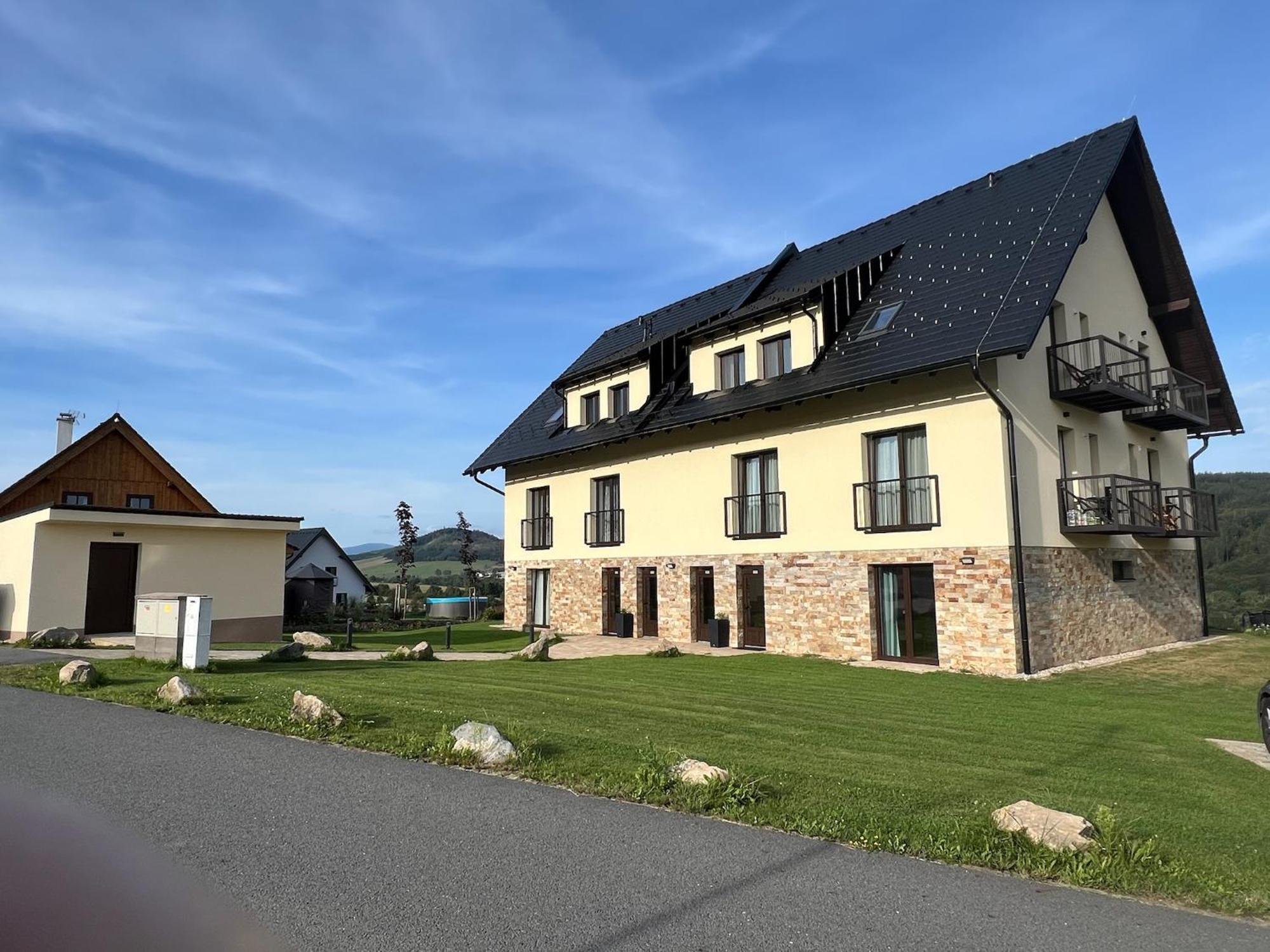 Apartman Na Bukovce Malma แชร์เวนาโวดา ภายนอก รูปภาพ